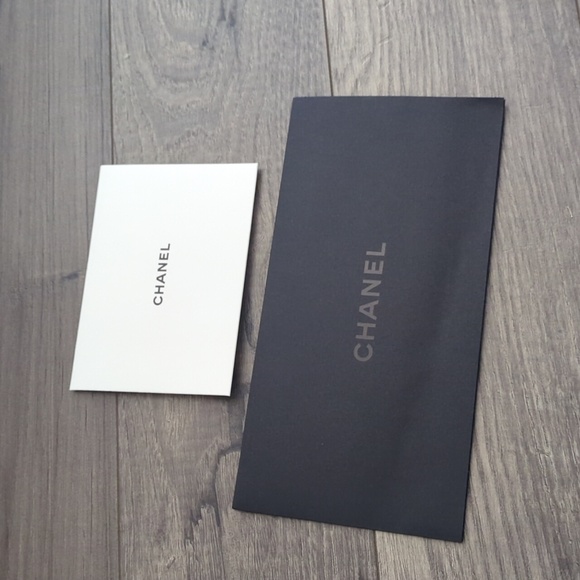 Chanel Gift Bag w/Confetti Rose Petal Design Tie Closure & Card/Sleeve - Picture 14 of 15